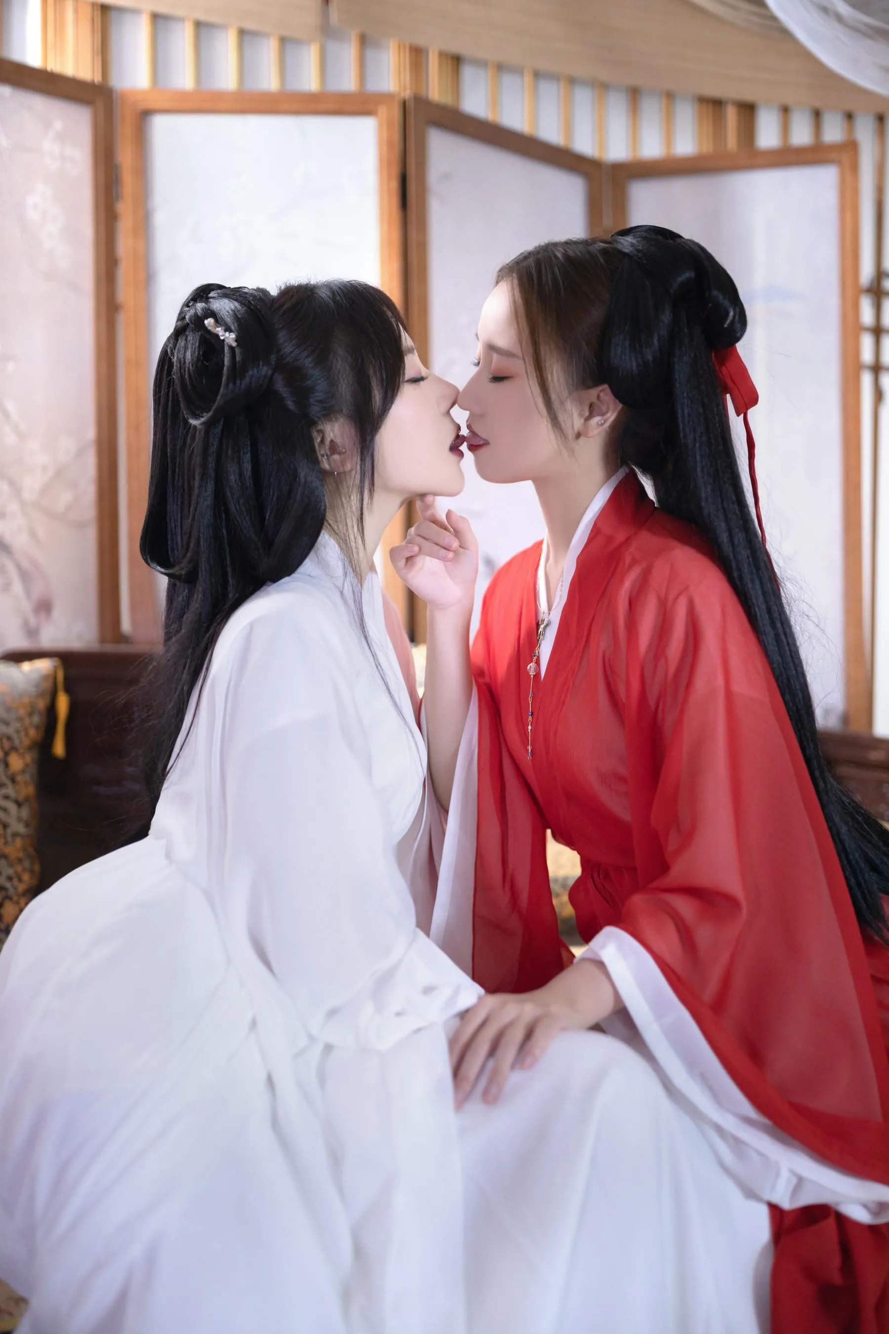 NO.0028 秀人名模鱼子酱Fish内部私购未上架《双女古装剧情》写真[22] [45P]插图5